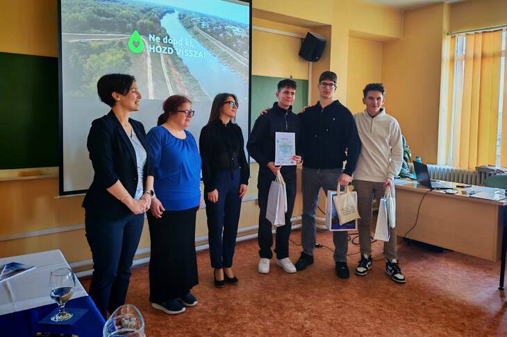 PEN(q)v�z vet�lked�