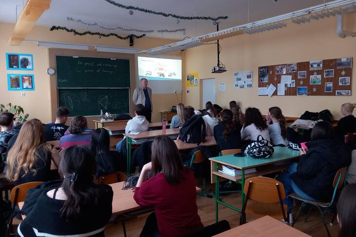 Hzhoz megy az egyetem