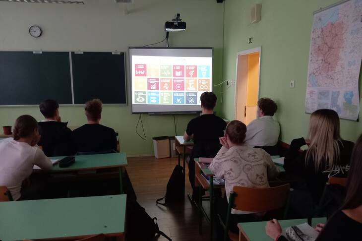 Hzhoz megy az egyetem