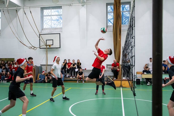 R�plabda Mikul�s kupa 2025