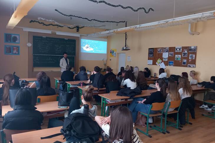 H�zhoz megy az egyetem
